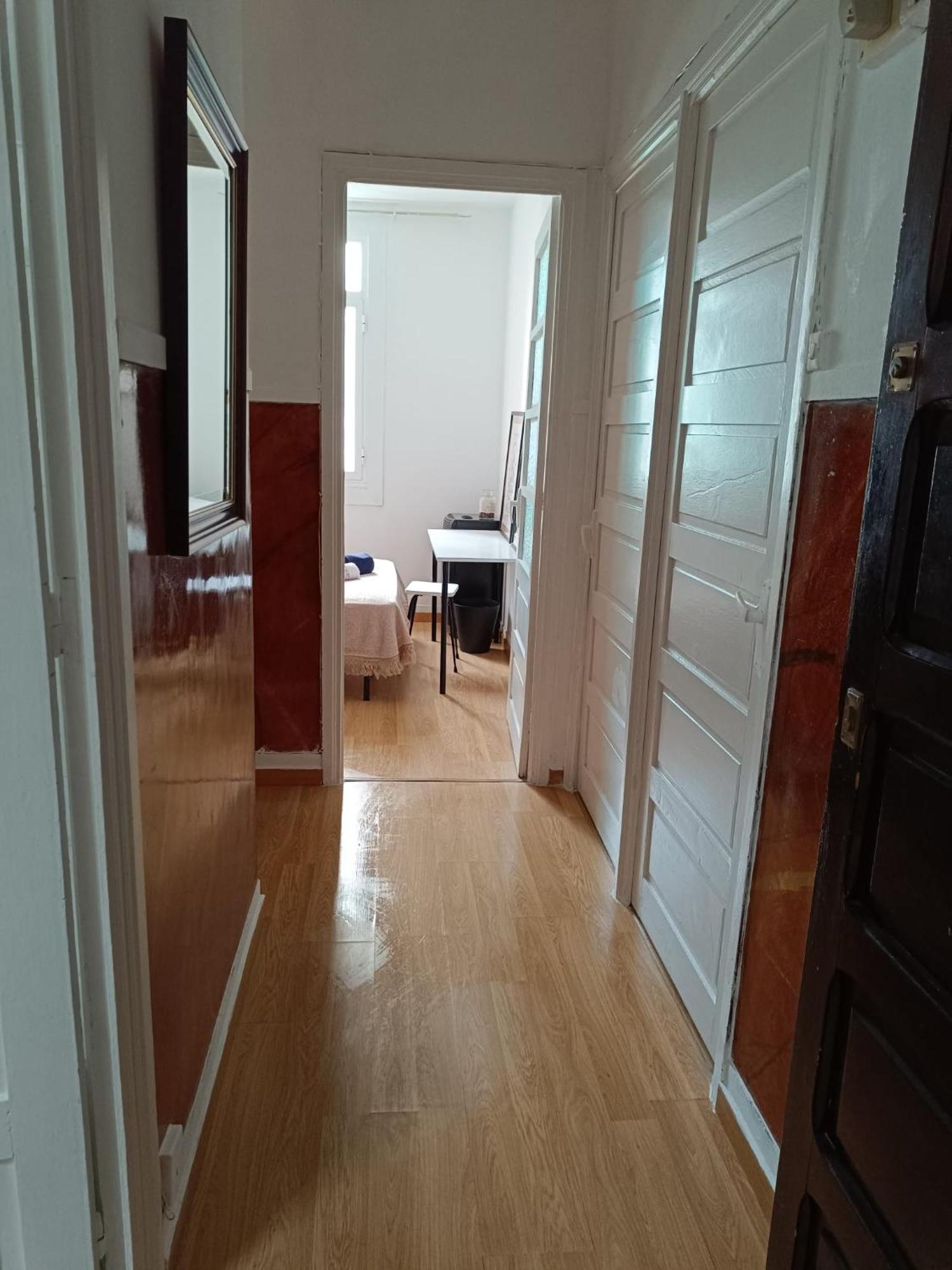 ア・コルーニャPiso Antiguo, Muebles Viejos, Muy Sencillo, Alquilado En Invierno A Estudiantes, Sin Ascensor, Cocina Antigua A Gas, Edificio Muy Antiguoアパートメント エクステリア 写真
